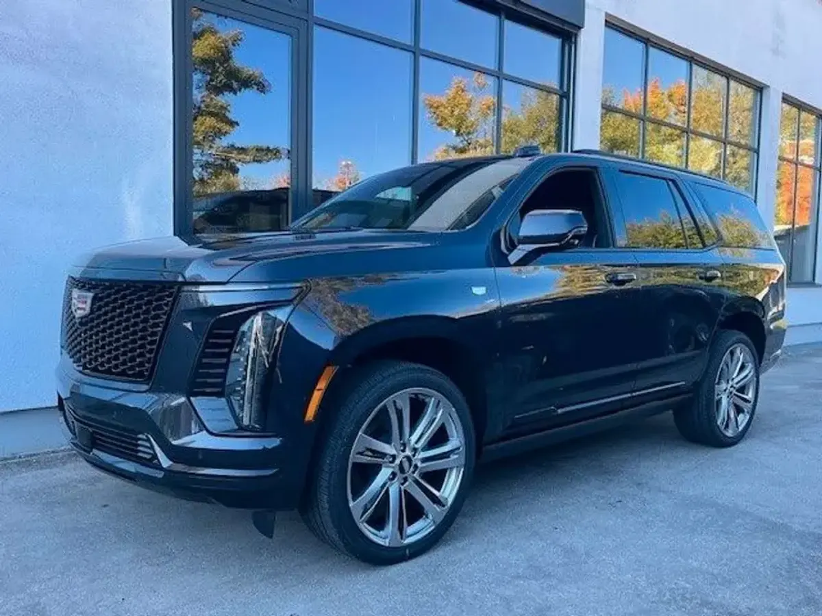 Neu Cadillac Escalade 426 PS (313 kW) 2025 Grau SUV