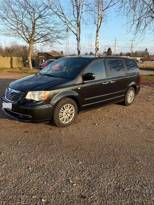 Gebraucht 2012 Lancia Voyager Gold Van / Kleinbus | 9.999 € (Fairer Preis) - Bild 1/4