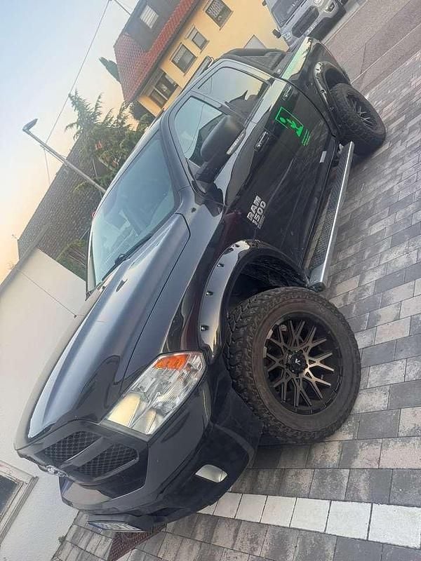 Schwarz Gebraucht 2020 Dodge Ram Abholung | 38.500 € (Fairer Preis) - Bild 1/4