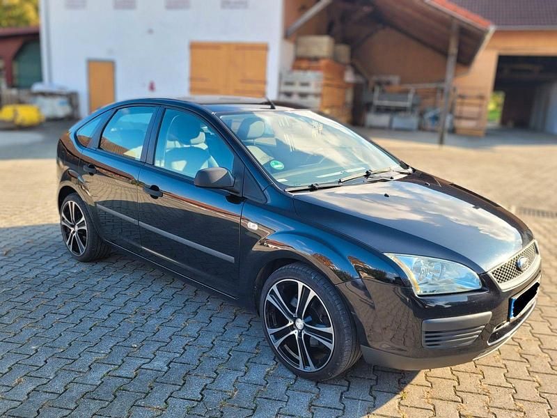 Gebraucht Ford Focus 116 PS (85 kW) 2005 Schwarz Limousine