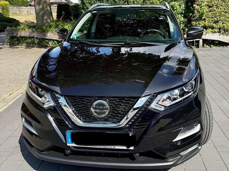 Schwarz Gebraucht 2020 Nissan Qashqai N-Connecta SUV | 19.600 € (Fairer Preis) - Bild 1/4
