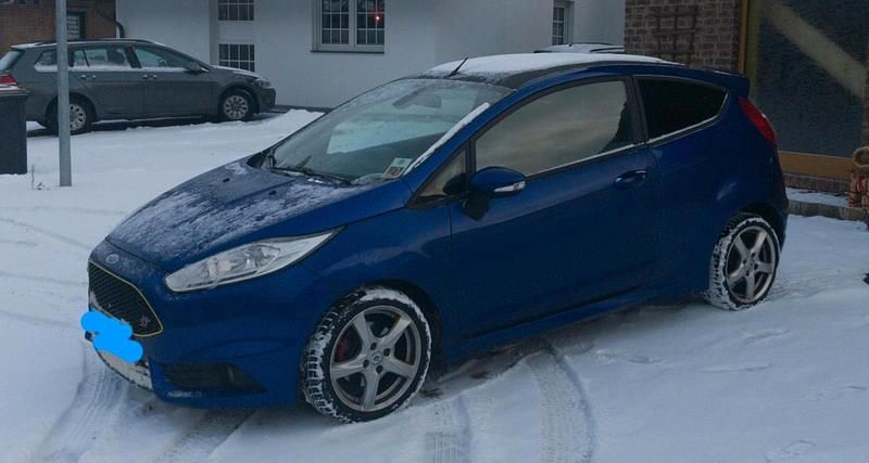 Gebraucht Ford Fiesta ST 182 PS (133 kW) 2013 Blau Kleinwagen