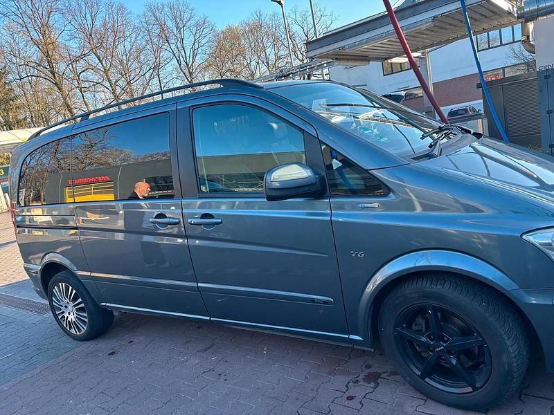 Gebraucht Mercedes Viano 165 PS (121 kW) 2012 Grau Van / Kleinbus