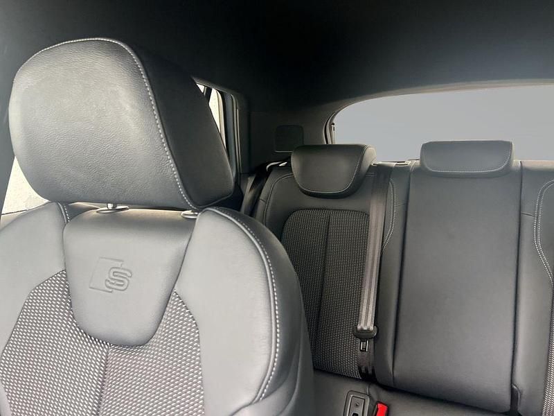 Gebraucht Audi Q2 S-Line 150 PS (110 kW) 2025 Grau SUV