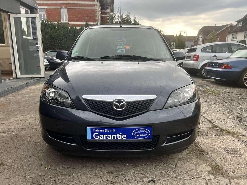 Grau Gebraucht 2006 Mazda 2 Active Kleinwagen | 2.990 € (Etwas zu teuer) - Bild 1/4
