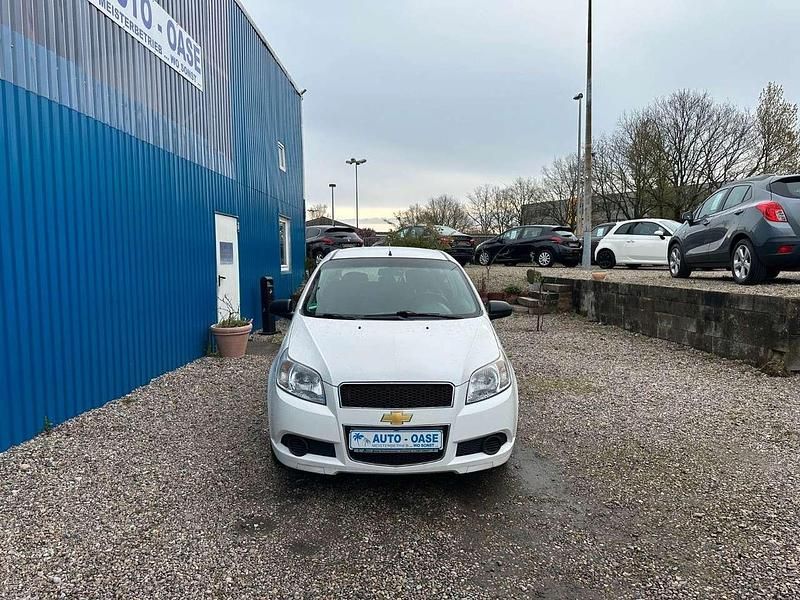 Gebraucht Chevrolet Aveo 84 PS (61 kW) 2009 Weiß Kleinwagen