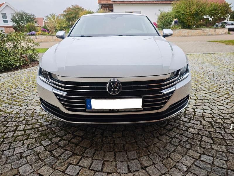 Gebraucht VW Arteon 239 PS (175 kW) 2018 Weiß Kleinwagen
