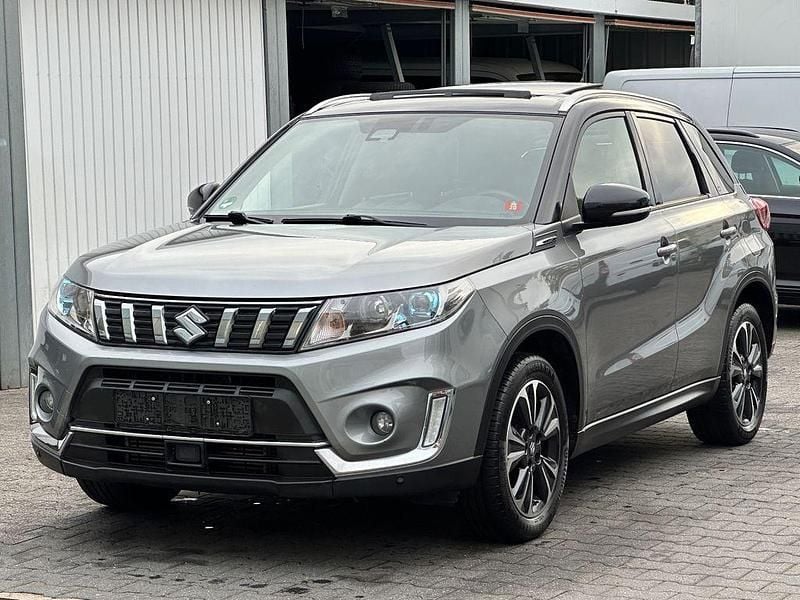 Grau Gebraucht 2019 Suzuki Vitara Comfort+ SUV | 14.999 € (Guter Preis) - Bild 1/4