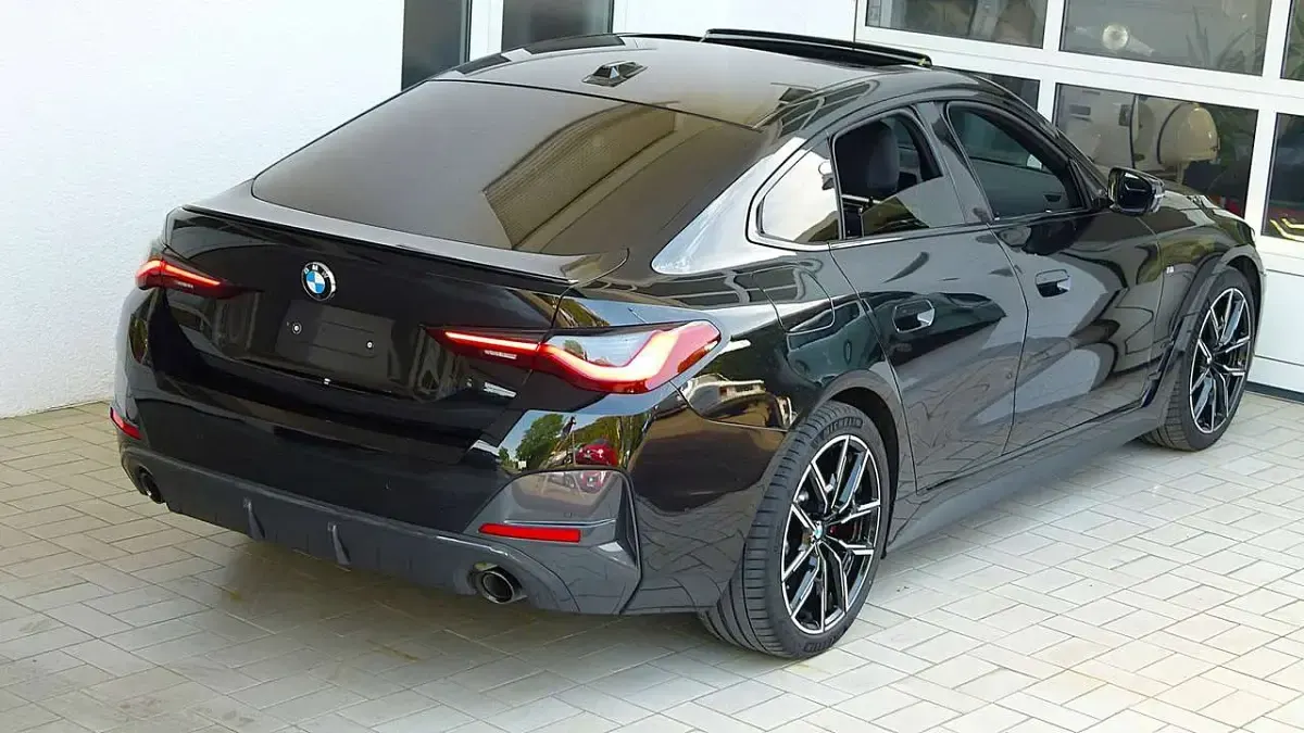 Gebraucht BMW 430 M Sport 245 PS (180 kW) 2022 Black sapphire metallic Coupé