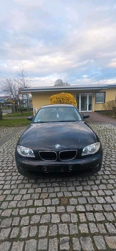 Gebraucht BMW 118 129 PS (94 kW) 2005 Schwarz Kleinwagen