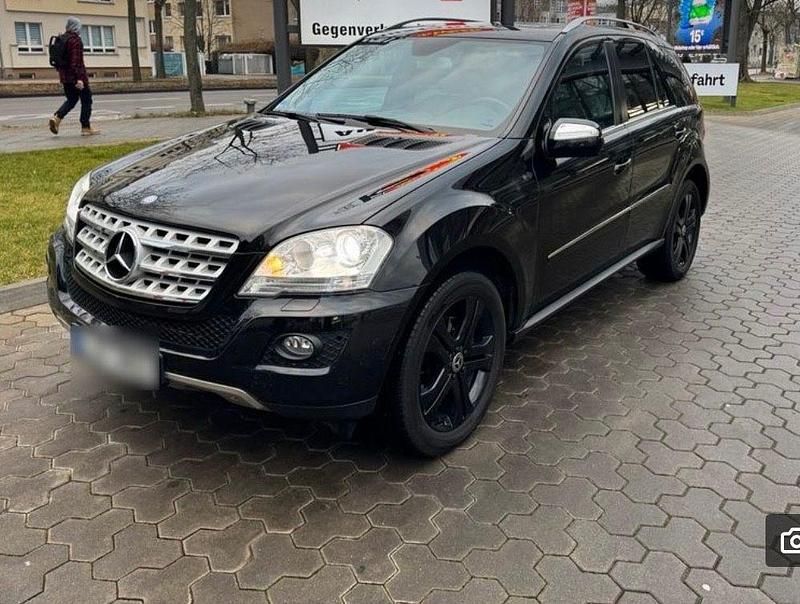 Gebraucht Mercedes ML350 224 PS (164 kW) 2009 Schwarz SUV