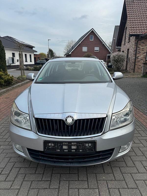 Gebraucht Skoda Octavia 160 PS (117 kW) 2009 Silber Kombi