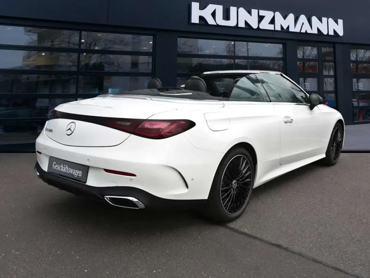 Gebraucht Mercedes CLE200 AMG 204 PS (150 kW) 2026 Weiß Cabrio