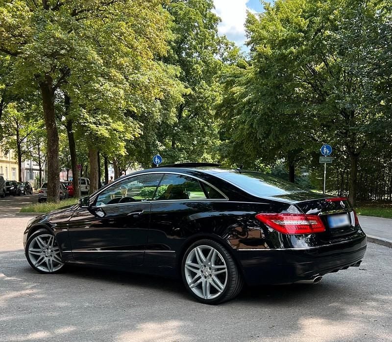 Gebraucht Mercedes E350 231 PS (169 kW) 2010 Schwarz Coupé