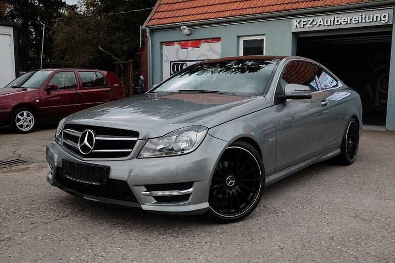 Silber Gebraucht 2014 Mercedes 180 Edition Limousine | 12.495 € (Guter Preis) - Bild 1/4