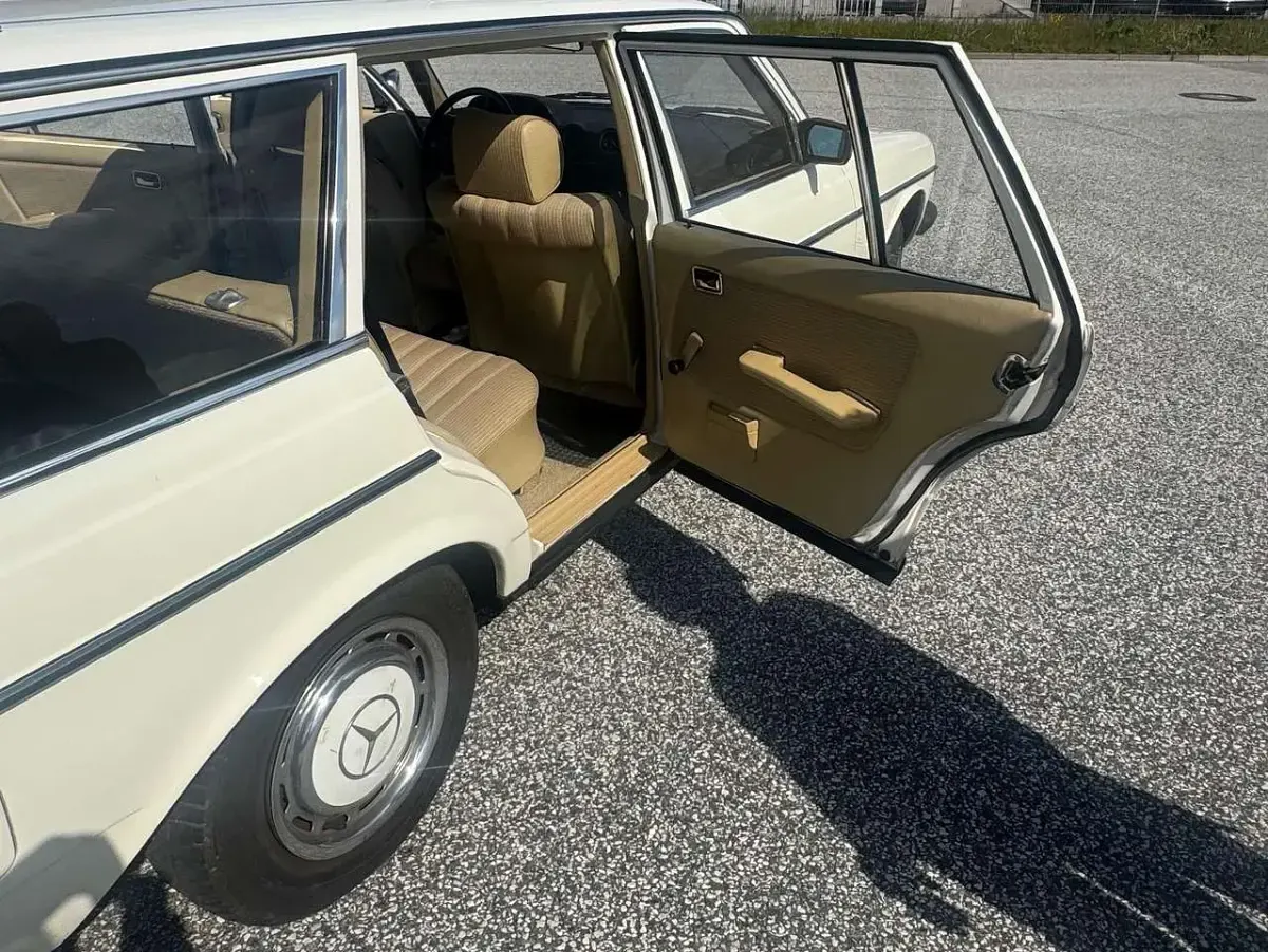Gebraucht Mercedes E230 133 PS (97 kW) 1983 Weiß Kombi
