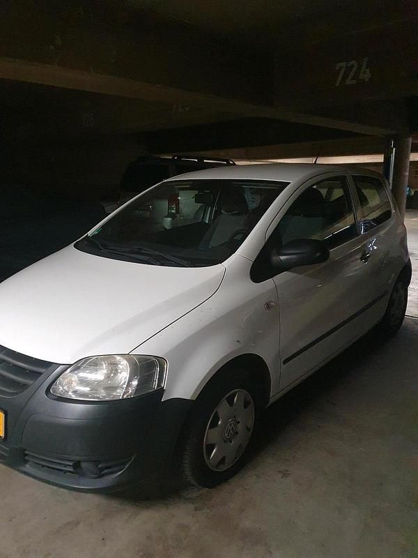 Weiß Gebraucht 2010 VW Fox Kleinwagen | 1.600 € (Fairer Preis) - Bild 1/4