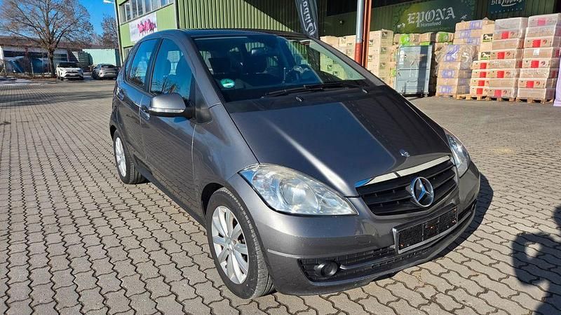 Grau Gebraucht 2009 Mercedes A180 Van / Kleinbus | 3.750 € (Fairer Preis) - Bild 1/4