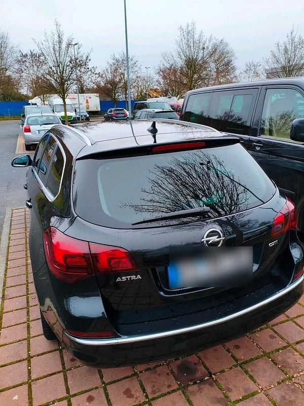 Gebraucht Opel Astra 110 PS (80 kW) 2015 Schwarz Kombi