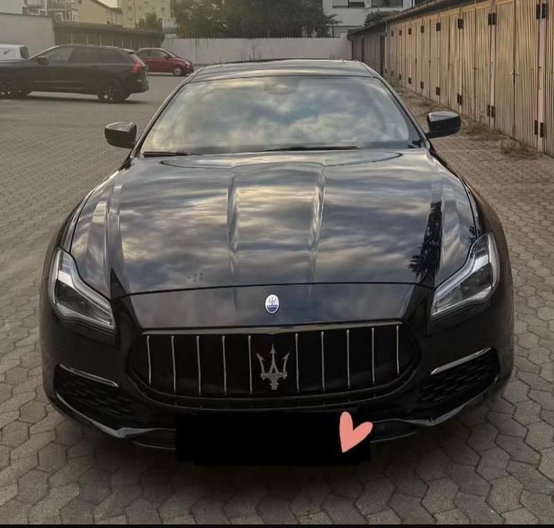 Schwarz Gebraucht 2018 Maserati Quattroporte Limousine | 50.000 € (Teuer) - Bild 1/4