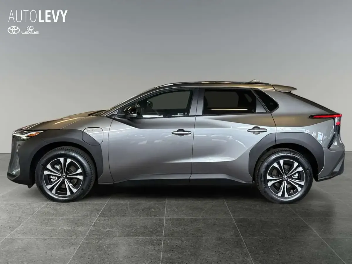 Gebraucht Toyota bZ4X Team 150 kW (204 PS) 2024 Silber SUV
