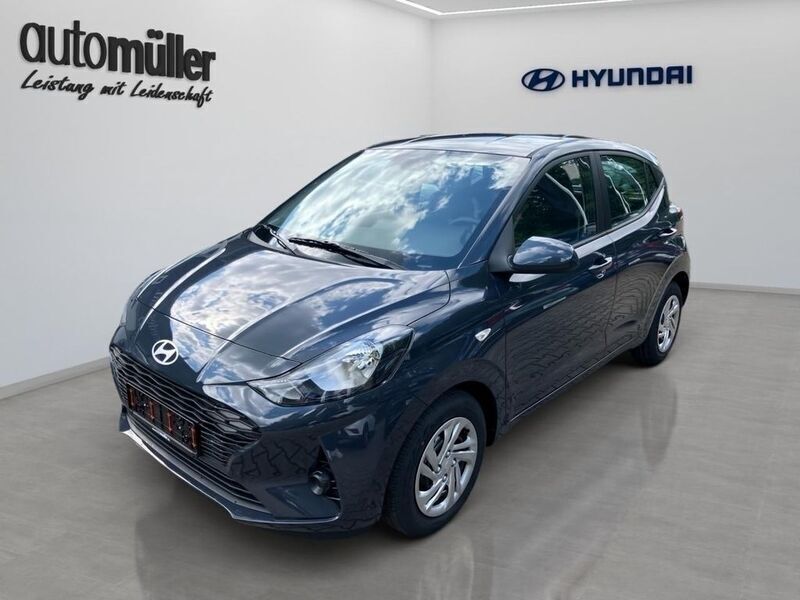 Grau Neu 2025 Hyundai i10 Select Kleinwagen | 17.222 € (Fairer Preis) - Bild 1/3