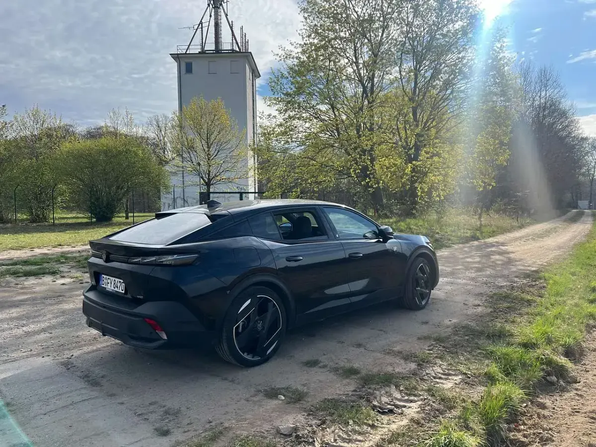 Gebraucht Peugeot 408 GTi 224 PS (164 kW) 2023 Schwarz SUV