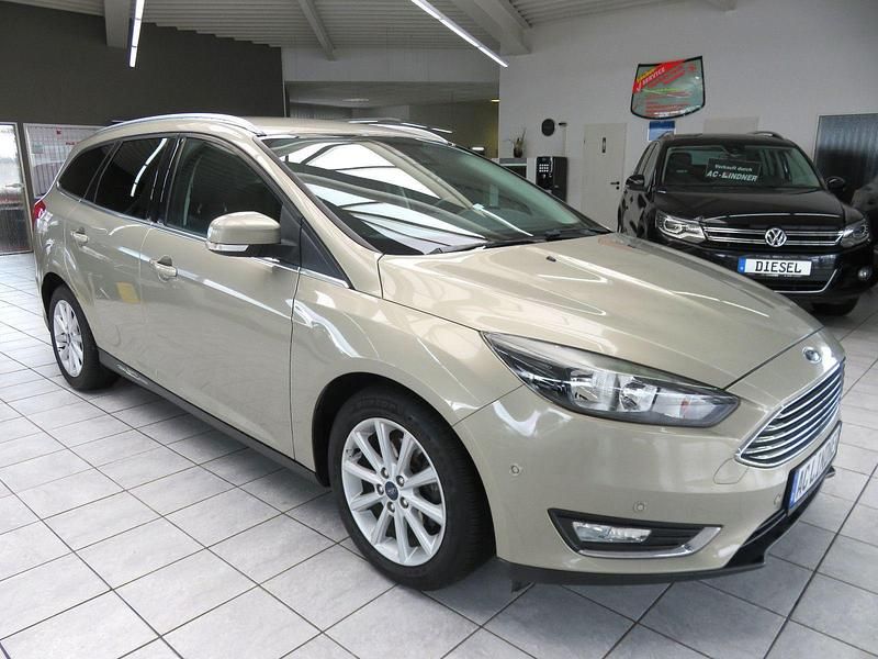 Gebraucht Ford Focus Titanium 125 PS (91 kW) 2017 Beige Kombi