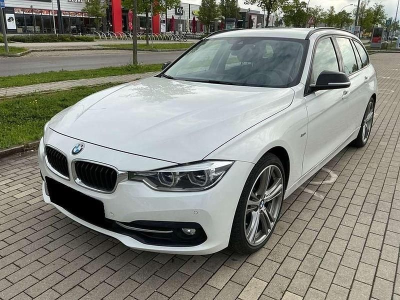 Weiß Gebraucht 2018 BMW 330 Sport Line Kombi | 20.959 € (Fairer Preis) - Bild 1/4