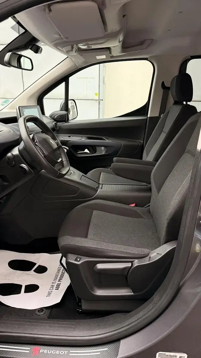 Gebraucht Peugeot Rifter Allure 131 PS (96 kW) 2023 Grau Van / Kleinbus