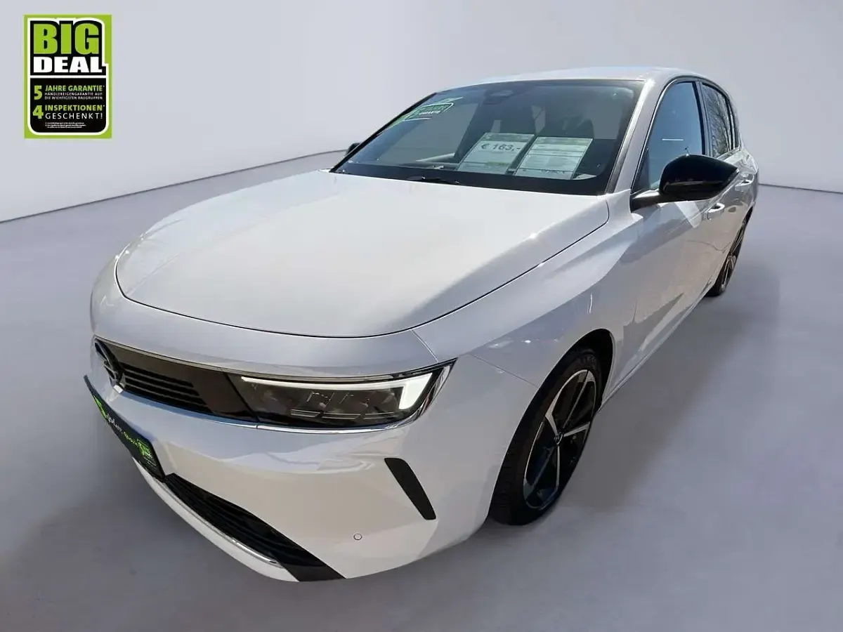 Używany Opel Astra Elegance 131 KM (96 kW) 2023 Biały Hatchback