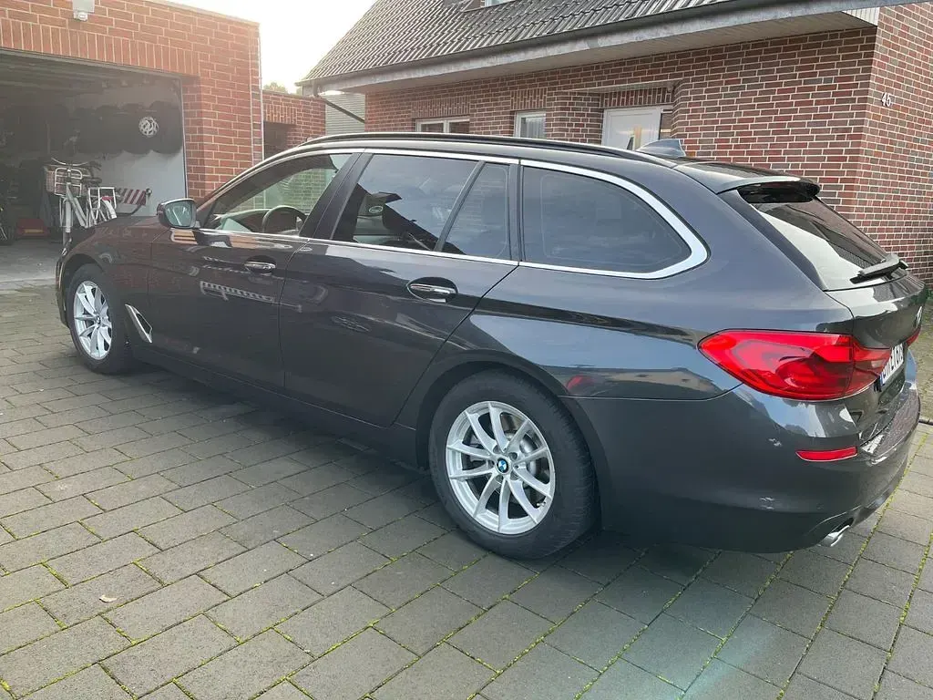 Gebraucht BMW 520 Performance 190 PS (139 kW) 2017 Grau Kombi