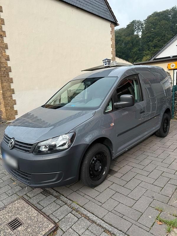 Grau Gebraucht 2015 VW Caddy Van / Kleinbus | 10.500 € (Guter Preis) - Bild 1/4