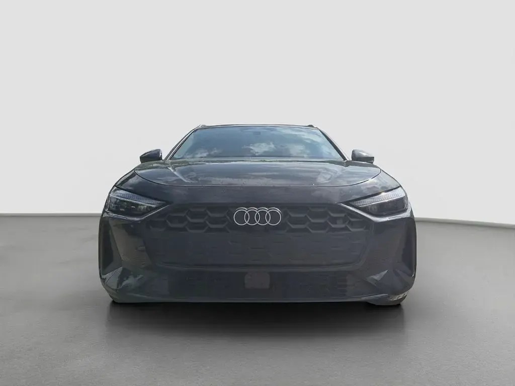 Gebraucht Audi A5 Sport 204 PS (150 kW) 2025 Distriktgrün metallic Kombi