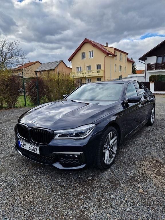 Schwarz Gebraucht 2018 BMW 730 Sport Line Limousine | 43.000 € - Bild 1/4