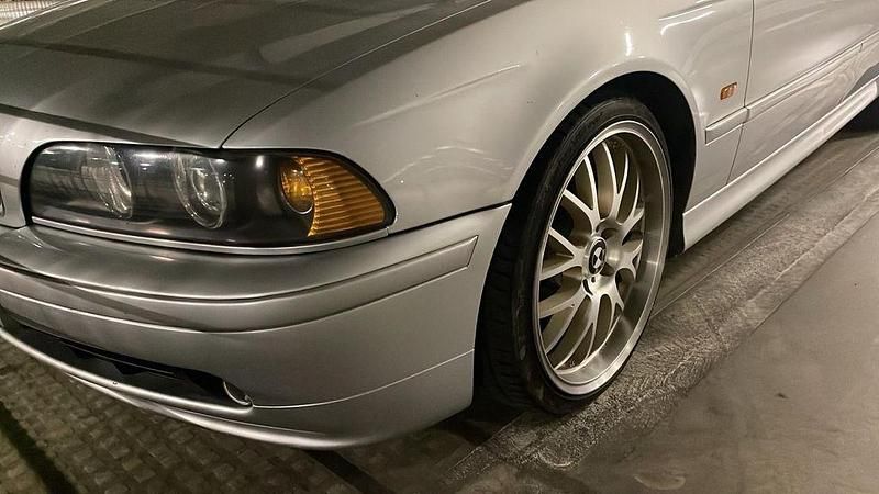 Gebraucht BMW 520 Performance 170 PS (125 kW) 2002 Silber Limousine