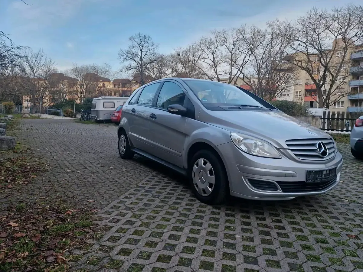 Gebraucht Mercedes B150 95 PS (69 kW) 2007 Grau Van / Kleinbus