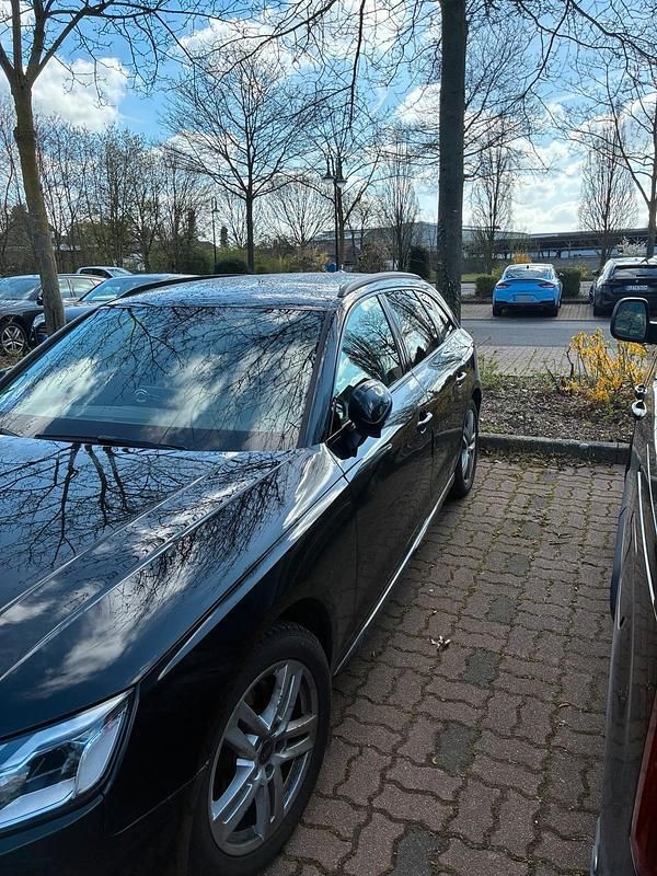 Gebraucht Audi A4 Ambiente 163 PS (119 kW) 2024 Schwarz Kombi