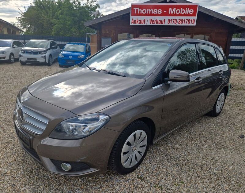 Braun Gebraucht 2013 Mercedes B180 Van / Kleinbus | 7.990 € (Guter Preis) - Bild 1/4