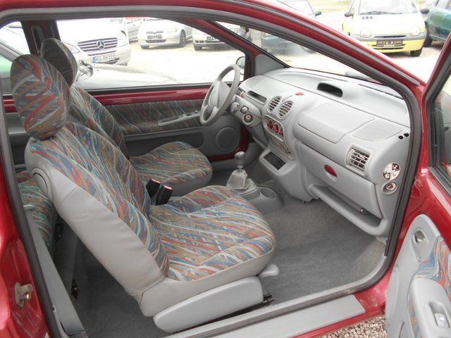 Second-hand Renault Twingo Initiale 75 CP (55 kW) 2002 Roșu Hatchback