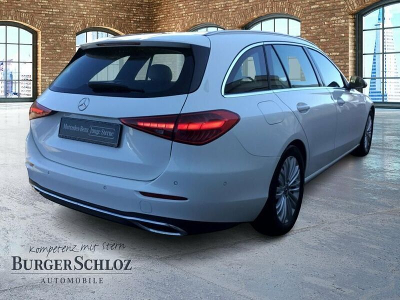 Gebraucht Mercedes C300 265 PS (194 kW) 2022 Weiß Kombi