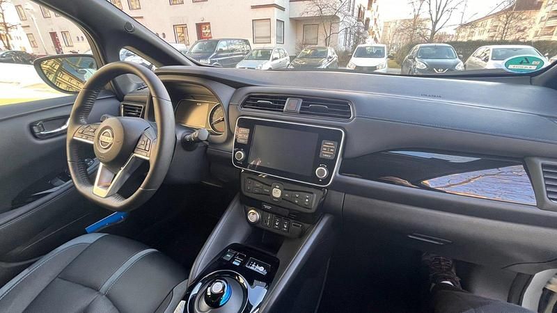 Gebraucht Nissan Leaf 89 kW (122 PS) 2023 Weiß Kleinwagen