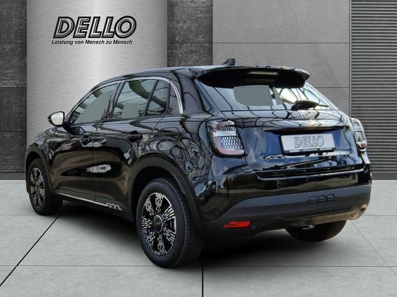 Neu Fiat 600E Red 114 kW (156 PS) 2025 Schwarz SUV