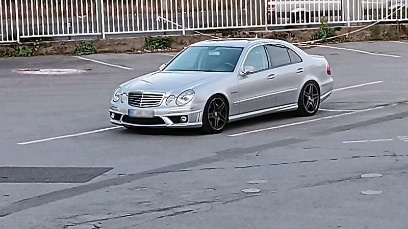 Gebraucht Mercedes E63 AMG 514 PS (378 kW) 2006 Silber Limousine