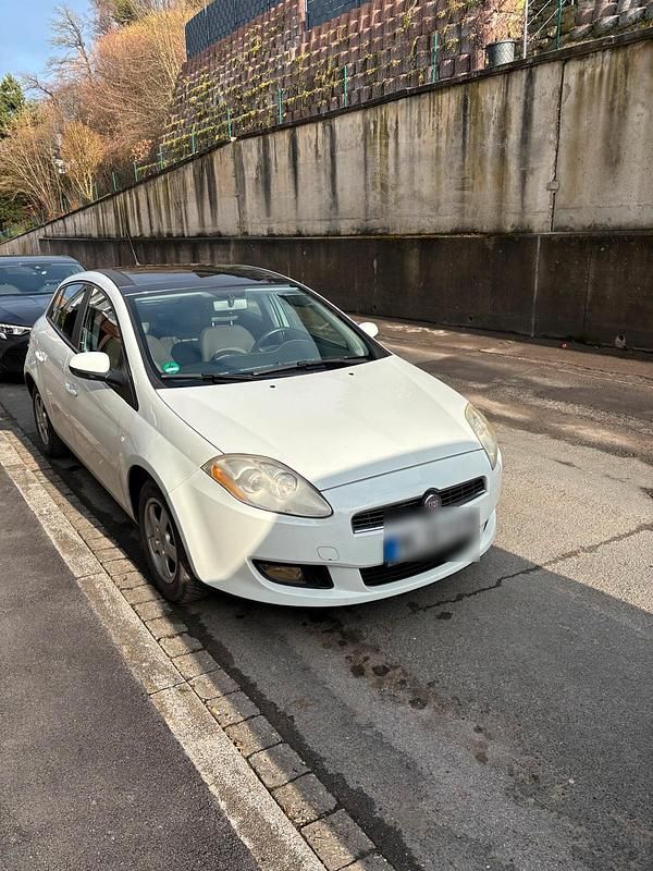 Weiß Gebraucht 2007 Fiat Bravo Kleinwagen | 2.000 € (Fairer Preis) - Bild 1/4