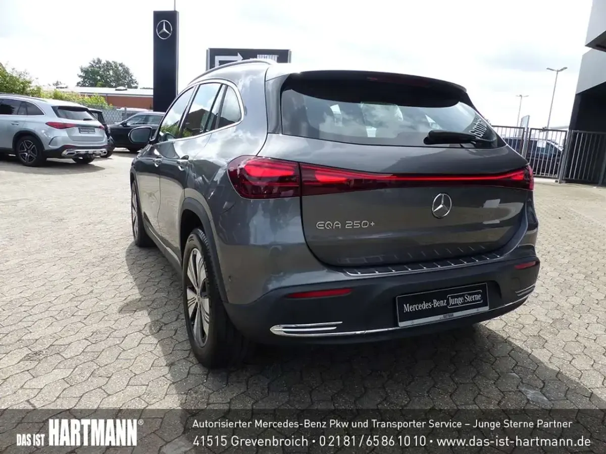 Gebraucht Mercedes EQA250+ Progressive 139 kW (190 PS) 2025 Mountaingrau metallic SUV