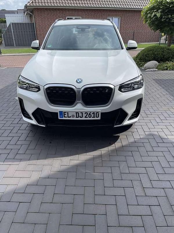 Weiß Gebraucht 2023 BMW iX3 SUV | 42.500 € (Superpreis) - Bild 1/4