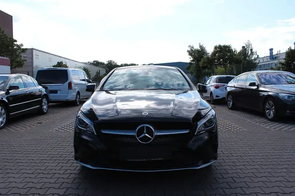 Gebraucht Mercedes CLA250 211 PS (155 kW) 2018 Schwarz Coupé