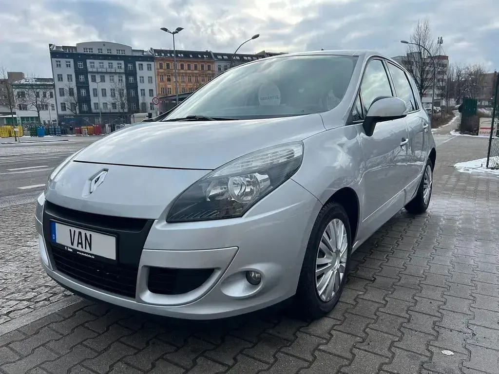 Gebraucht Renault Scénic III Dynamique 131 PS (96 kW) 2010 Platingrau Van / Kleinbus