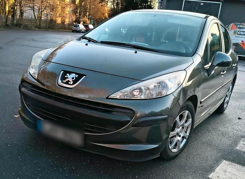 Grau Gebraucht 2005 Peugeot 207 Kleinwagen | 2.700 € - Bild 1/4